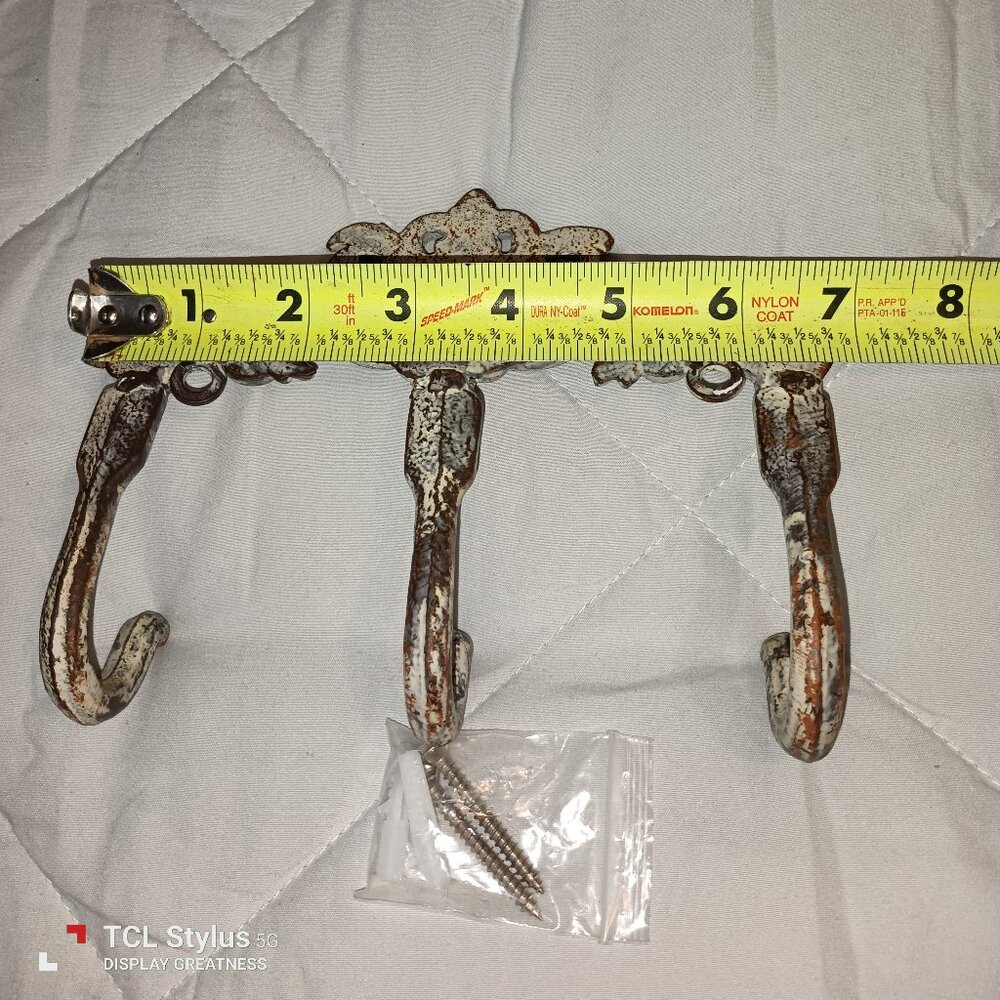 Painted  Ornate  Farmhouse Cottage Cast Iron  3 Prong  Wall Hook - Picture 4 of 5
